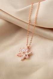 Heliophilia Silver Collar de Metal Rosa CK9545B
